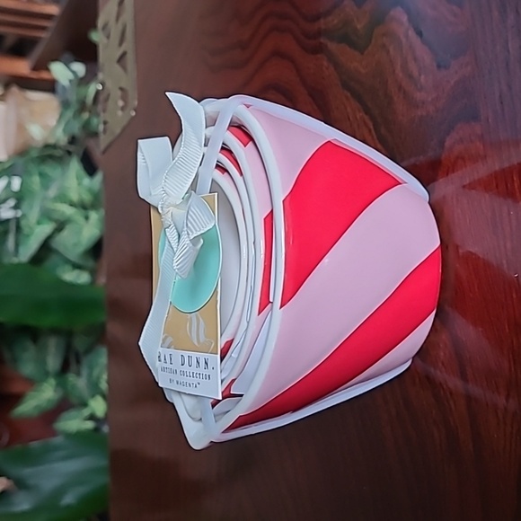 🍬Rae Dunn Measuring Cup Set - Picture 2 of 13